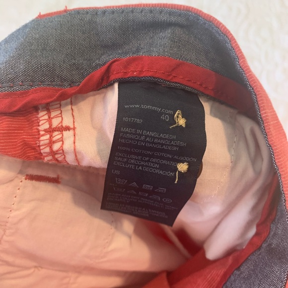 Tommy Hilfiger Men's Red Flat Front Shorts Size 40 Pre-Owned EUC. - Picture 6 of 6